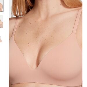 Victoria's Secret Blush Pink  lightly lined t shirt Seamless Bra